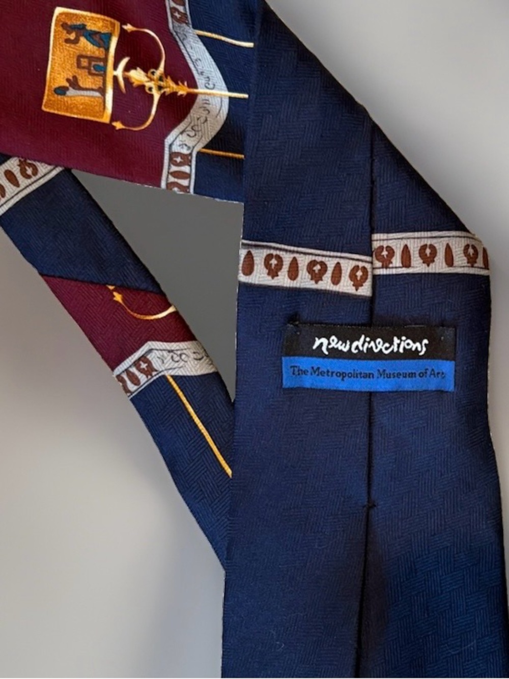 Frank Lloyd Wright Boxelder for The Met Silk Tie Burgundy Navy Blue Geometric - Picture 5 of 6